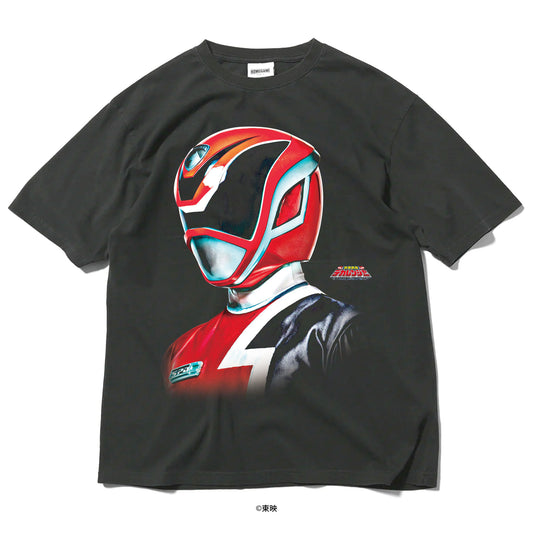 【受注予約：11月上旬頃に発送】スーパー戦隊 x HOMEGAME - 2004 デカレッド TEE 【HG250175】