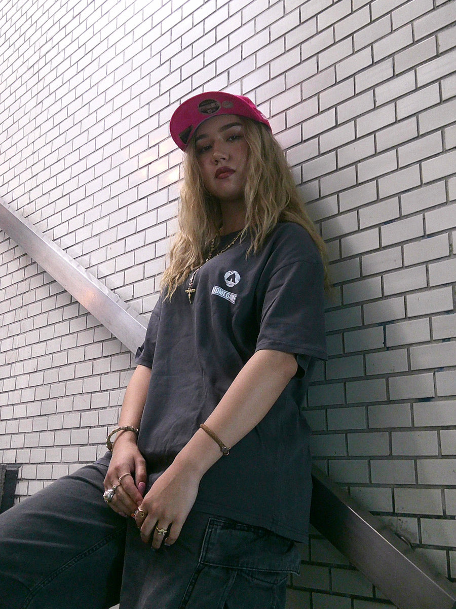 AIRWALK × HOMEGAME SS TEE CHARCOAL