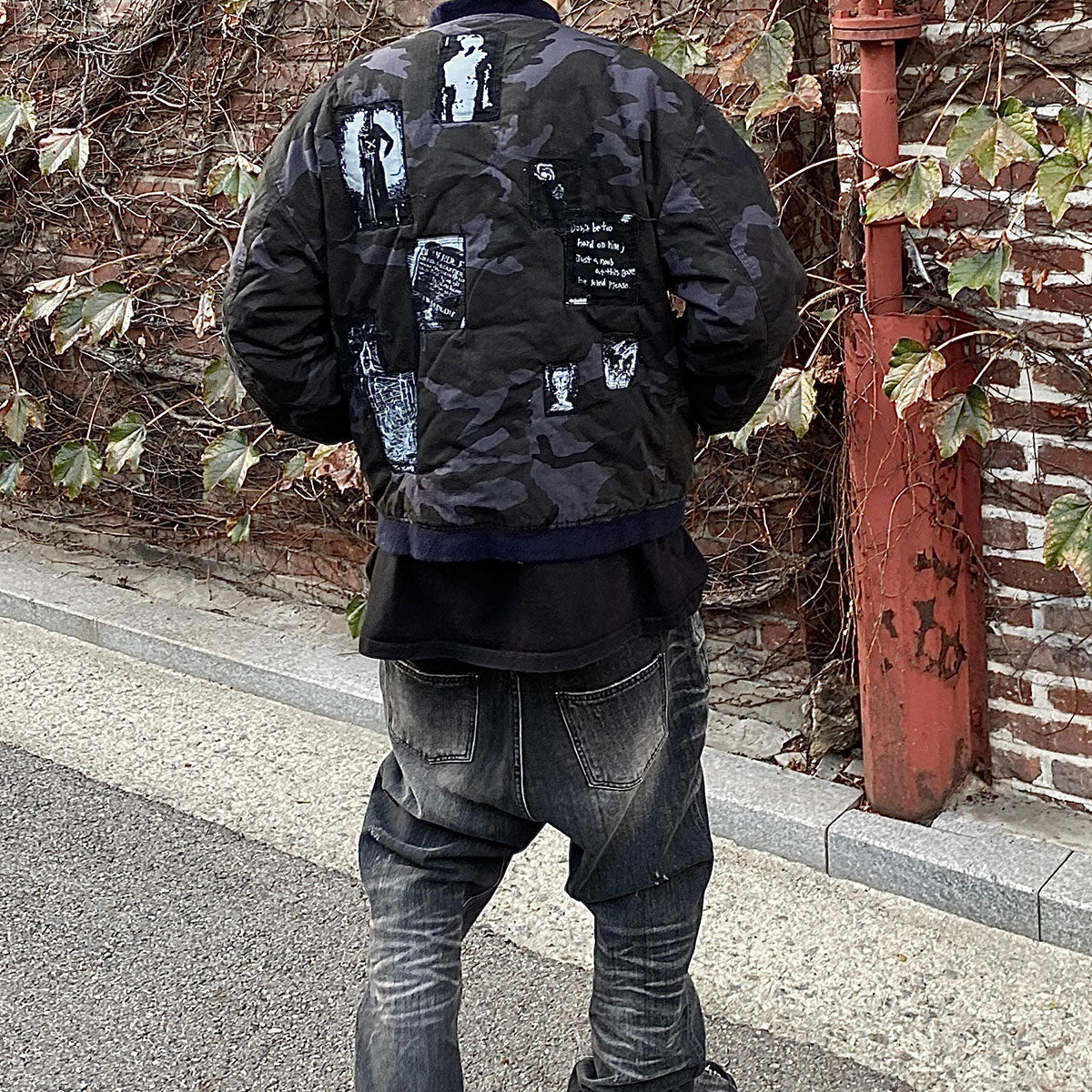 Undermycar - HOMMAGE EMBRACED ”RIOT RIOT RIOT” BLUE CAMO FULL PATCH MA-1 BLUE CAMO