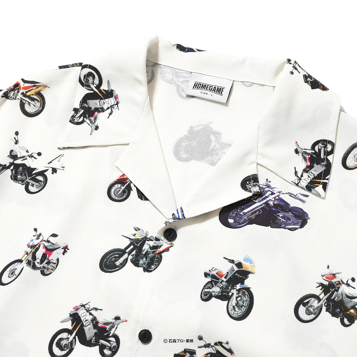 【受注販売：8月下旬頃より順次発送】HG260206 仮面ライダー x HOMEGAME OPEN COLLAR SHIRT - 平成ライダー