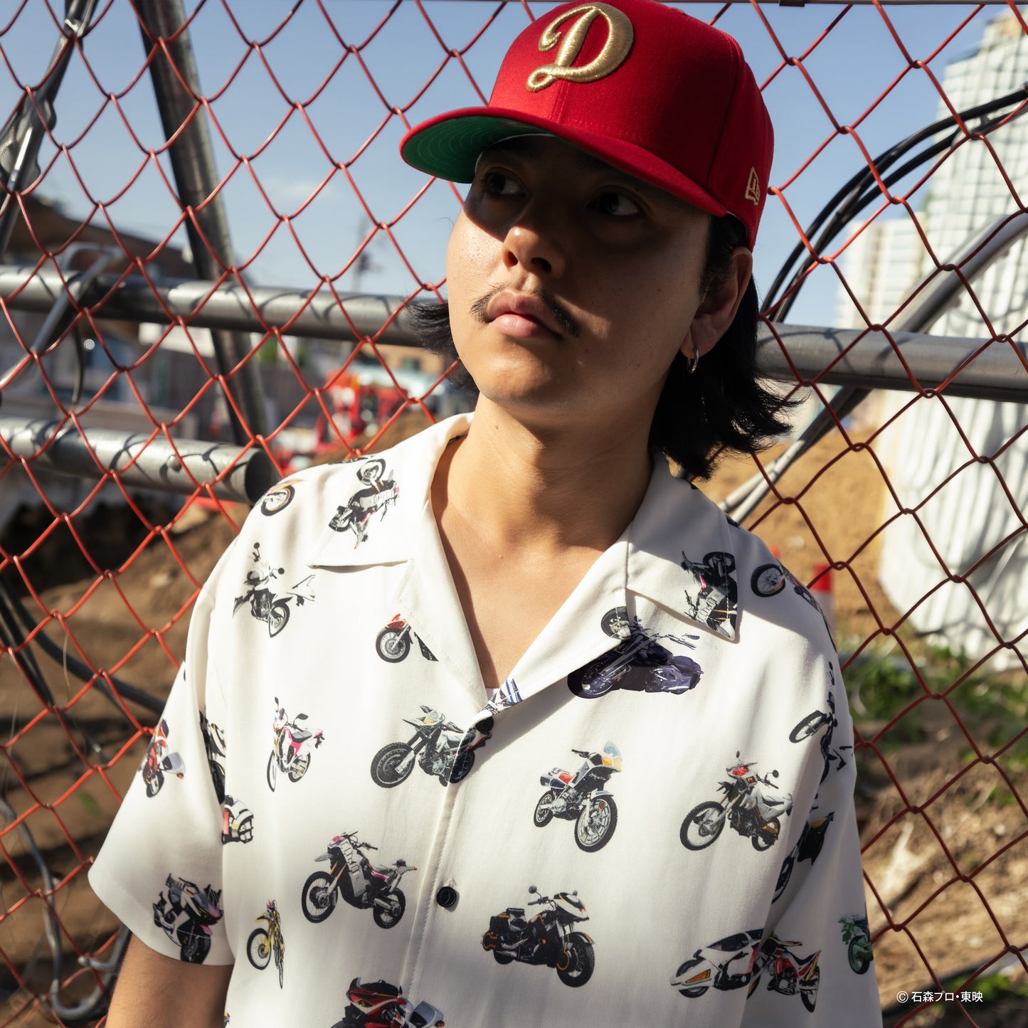 【受注販売：8月下旬頃より順次発送】HG260206 仮面ライダー x HOMEGAME OPEN COLLAR SHIRT - 平成ライダー