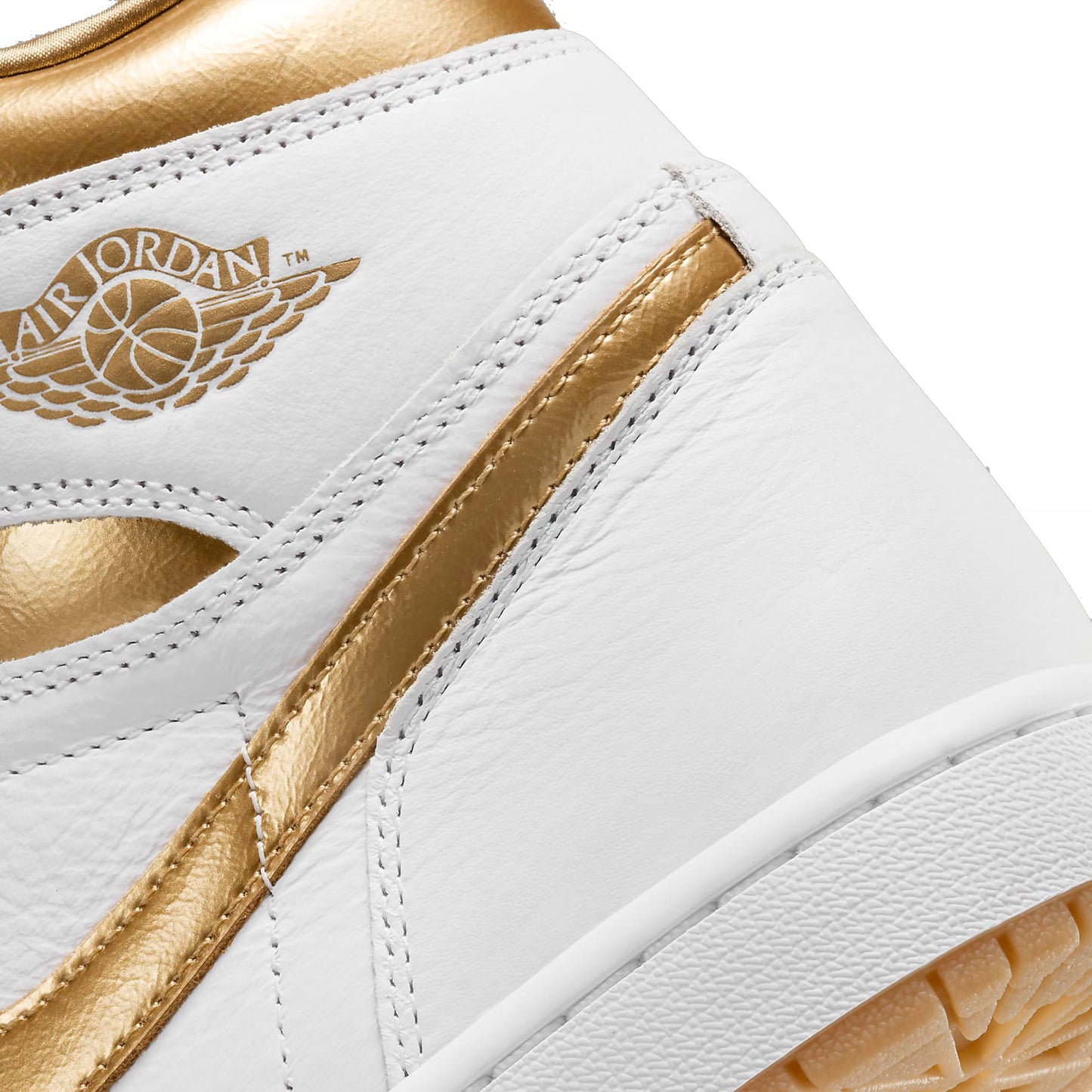 NIKE  WMNS AIR JORDAN 1 RETROエア ジョーダン 1 レトロ HIGH OG  "White and Gold"【FD2596-107】