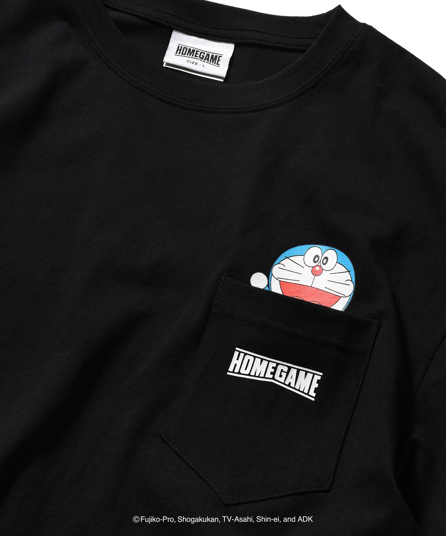 HOMEGAME｜ドラえもん - DORAEMON POCKET TEE BLACK【HG2501114