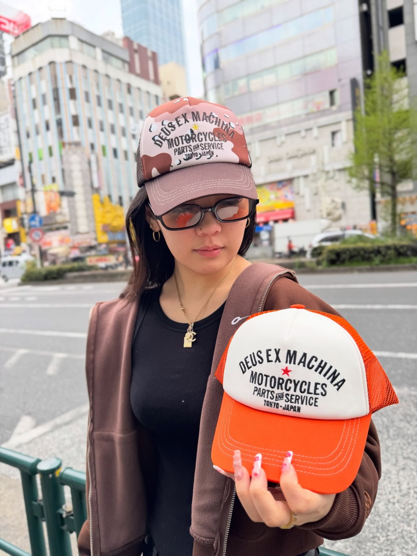 DEUS EX MACHINA - Tokyo Original Address Trucker Orange 【D261UHA030】