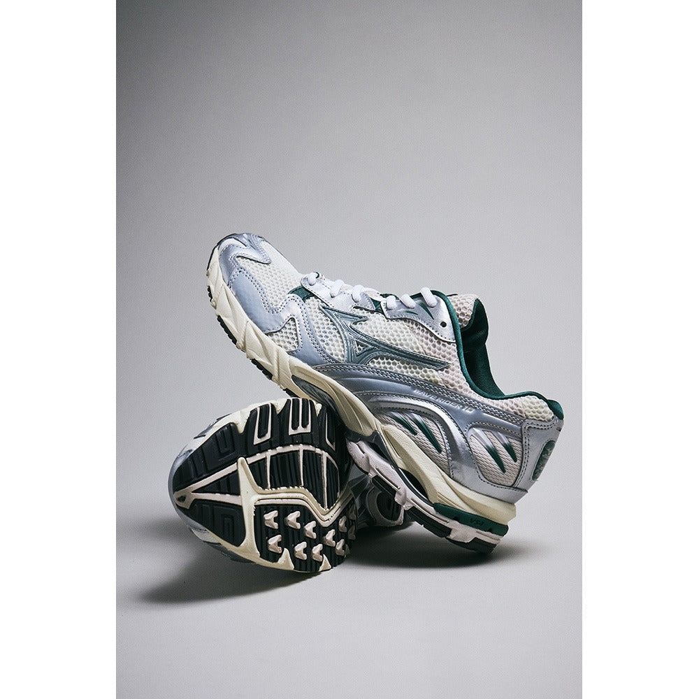 MIZUNO WAVE RIDER 10 OFF WHITE/GREEN/LIGHT BEIGE【D1GA2431-07】