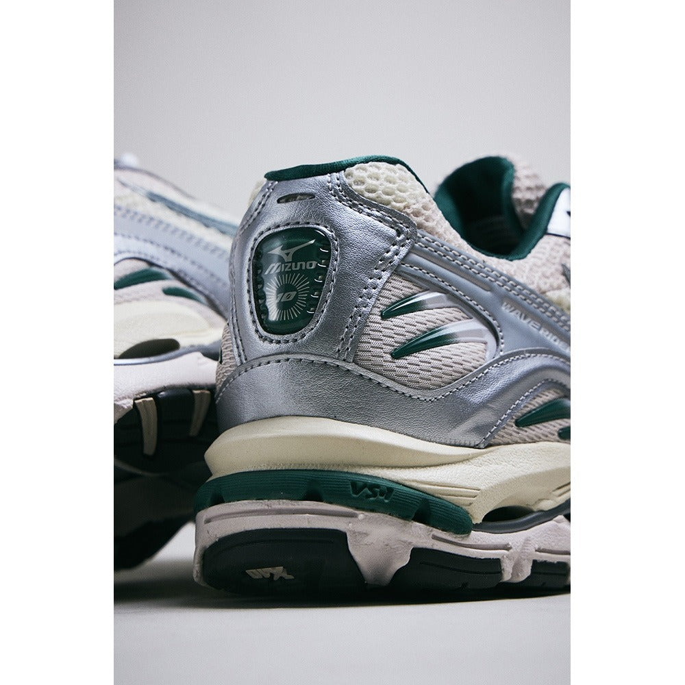 MIZUNO WAVE RIDER 10 OFF WHITE/GREEN/LIGHT BEIGE【D1GA2431-07】