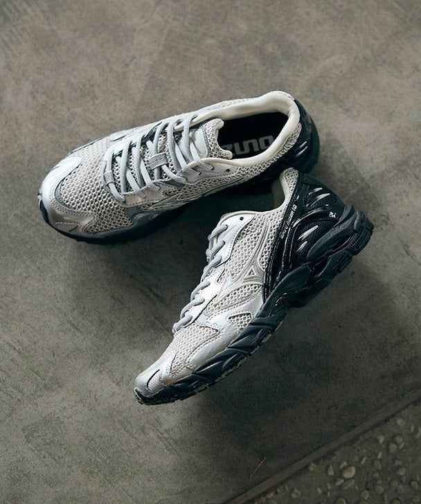 MIZUNO - WAVE RIDER 10 / SILVER【D1GA261602】