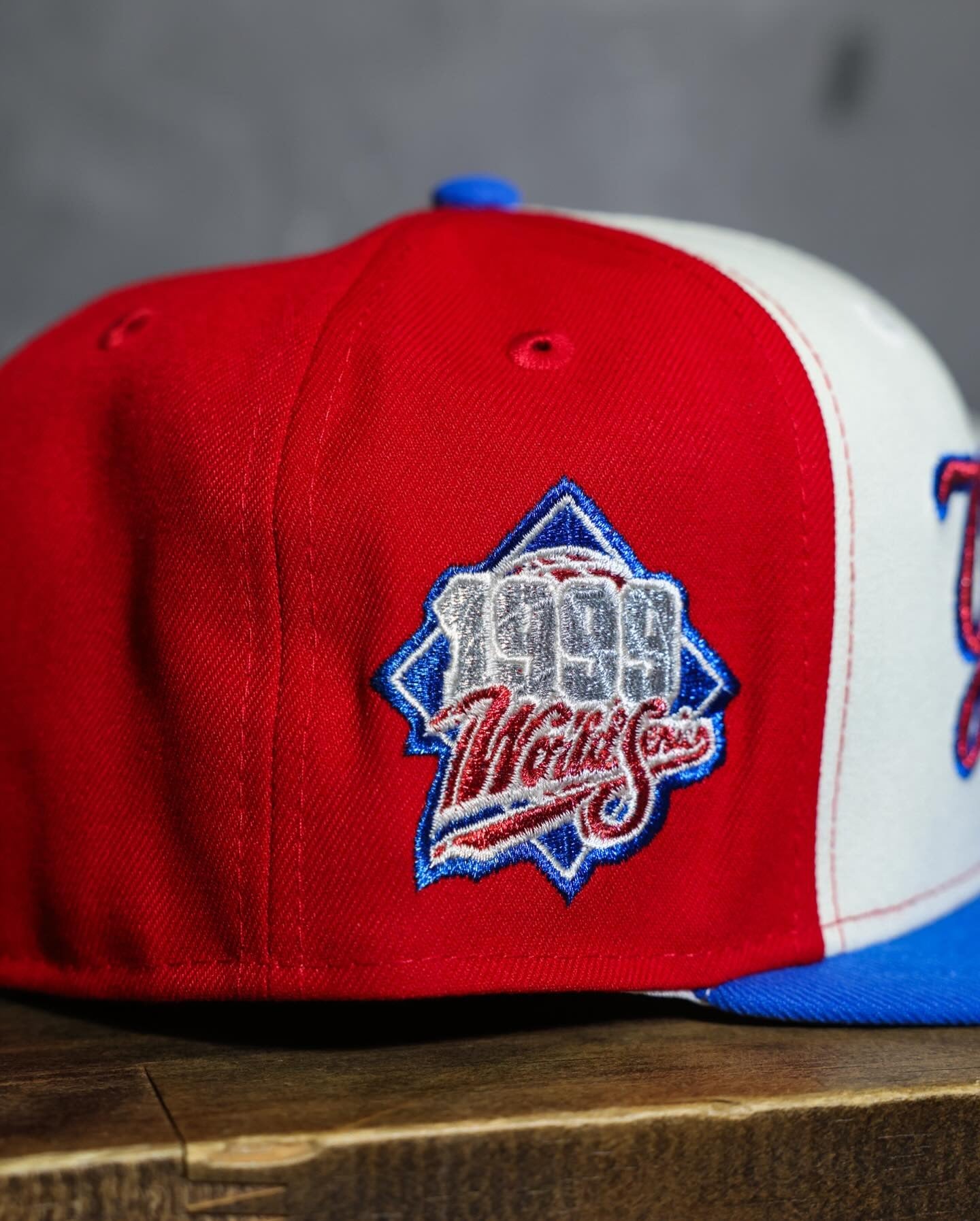 NEW ERA - New York Yankees 1999 World Series Chrome White/Scarlet/Light Royal