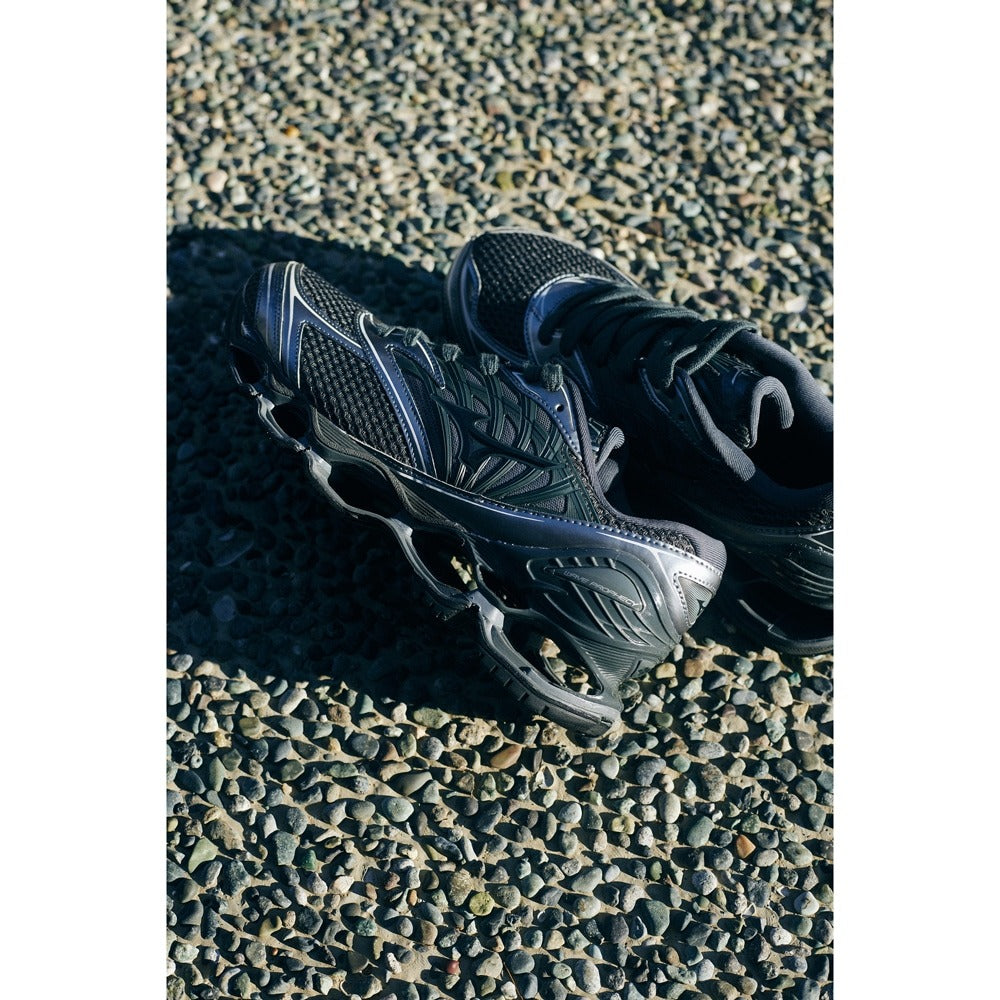 MIZUNO - WAVE PROPHECY LS BLACK/BLACK/METALIC GRAY【D1GA2511-03】
