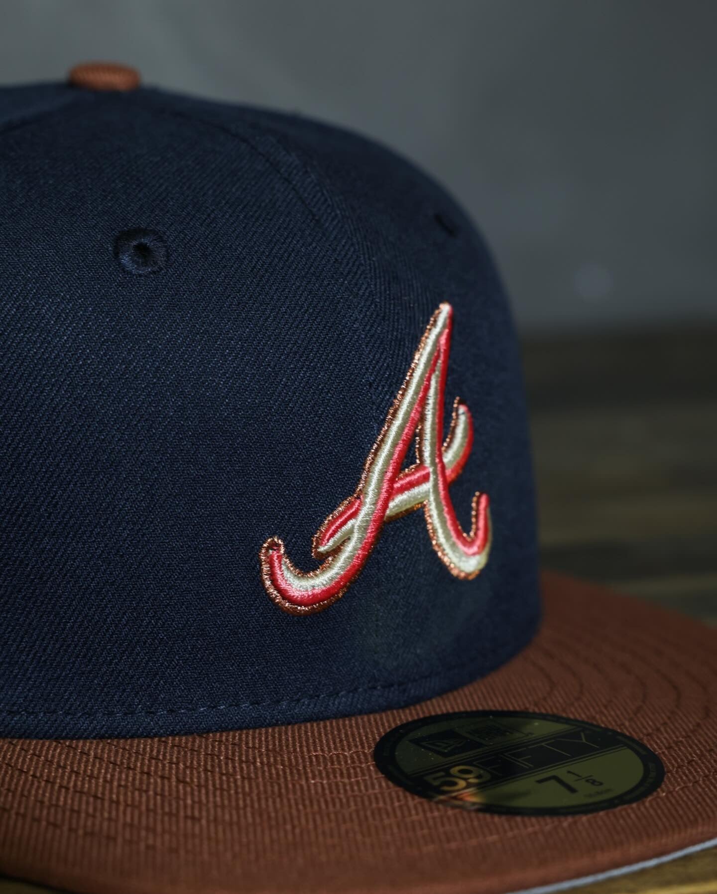 NEW ERA - Atlanta Braves 59Fifty 1999 World Series Night Shift Navy/Brown