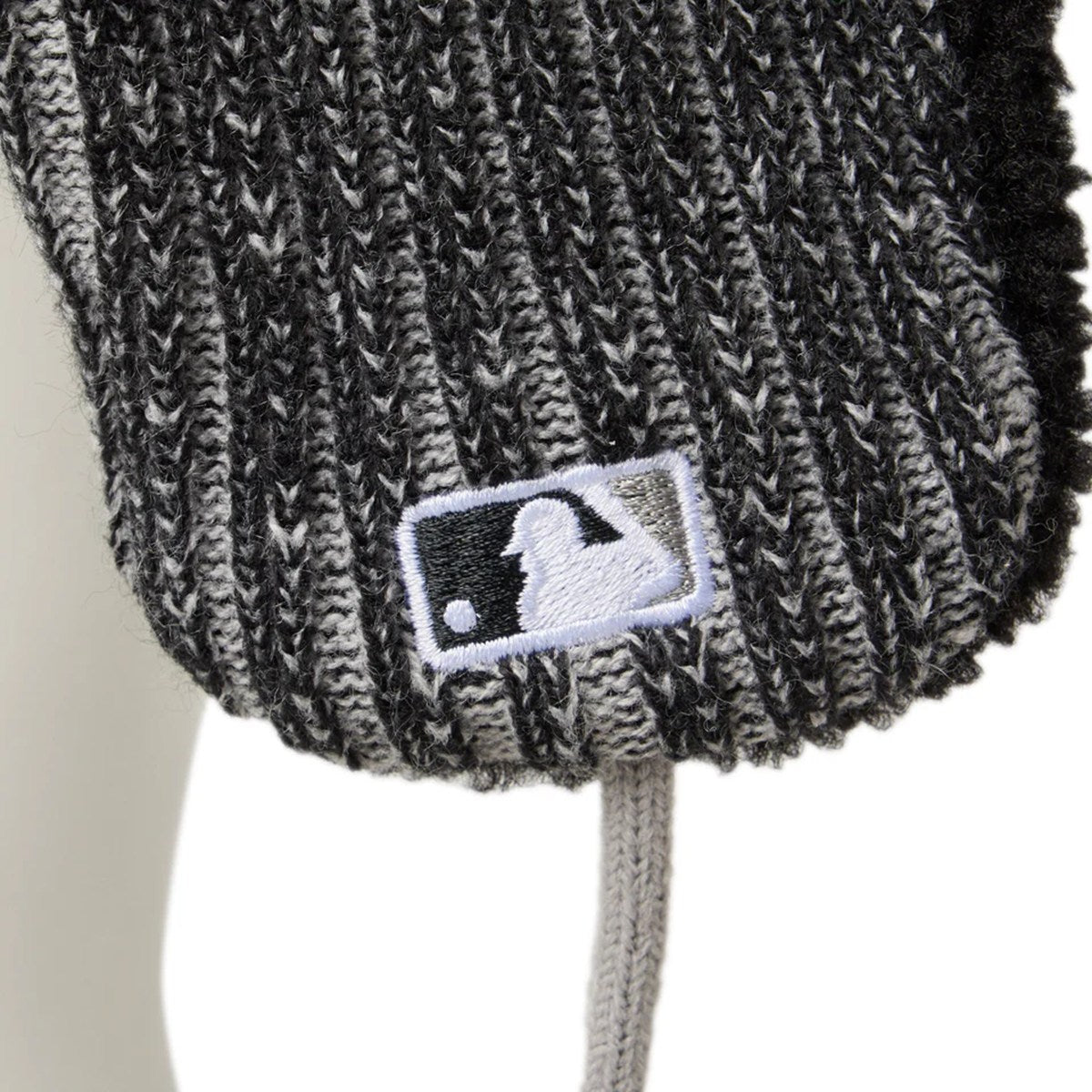 NEW ERA New York Yankees - KNIT TRAPPER BLACK 【14669984