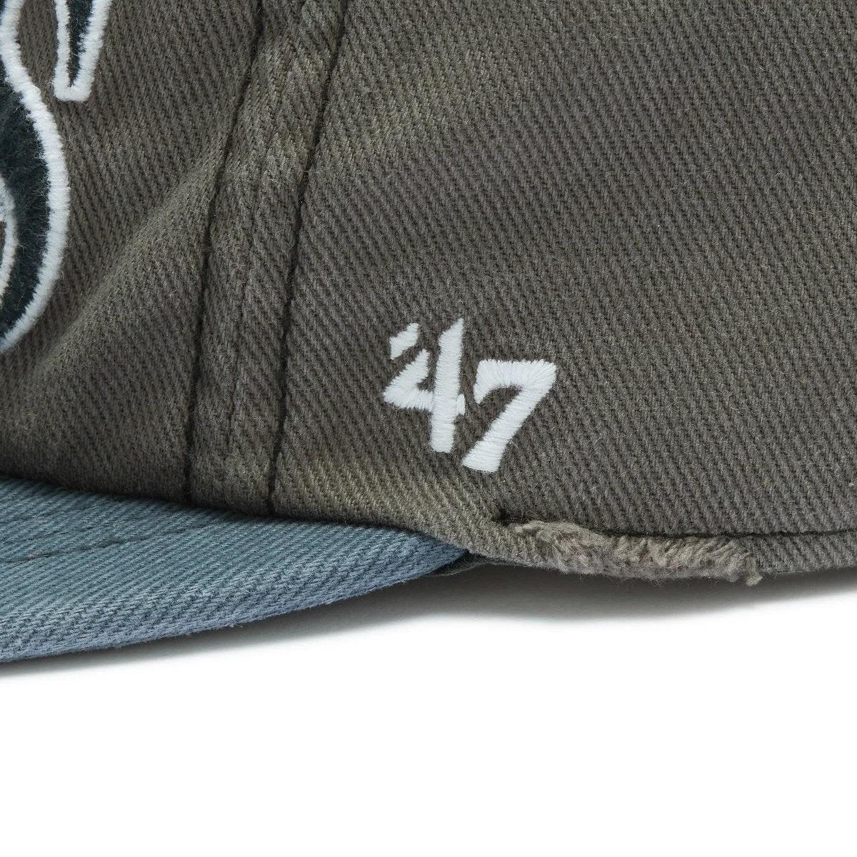 ’47 BRAND New York Yankees - CAPTAIN RL WELL-WORN CHARCOAL 【14920586 47A-CAPRL-B-CRGED17HTP-T4】