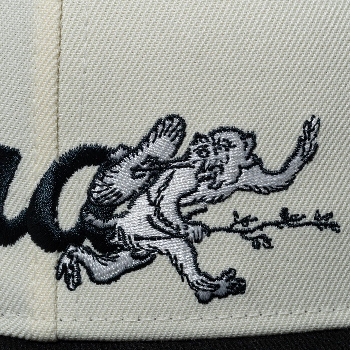 NEW ERA 鳥獣戯画 - 59FIFTY CHROME WHITE/BLACK【14940845】