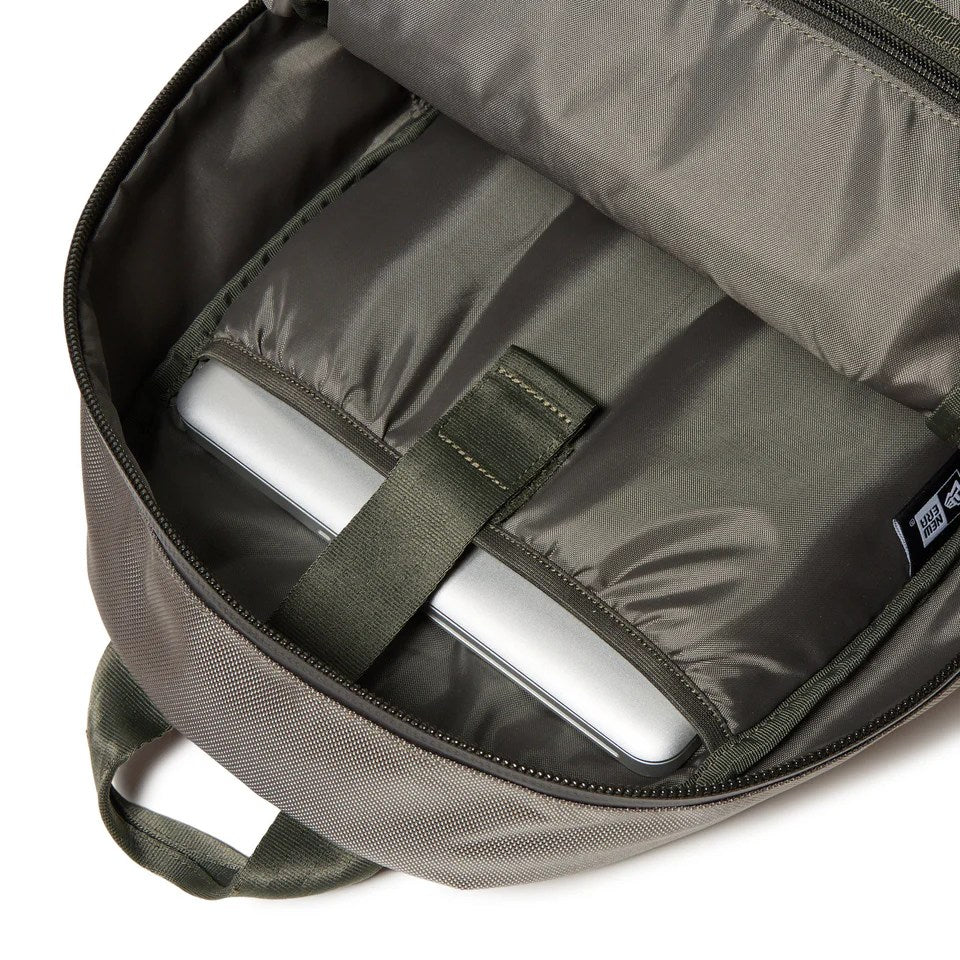 NEW ERA - LIGHT PACK 27L OLIVE 【14655354】