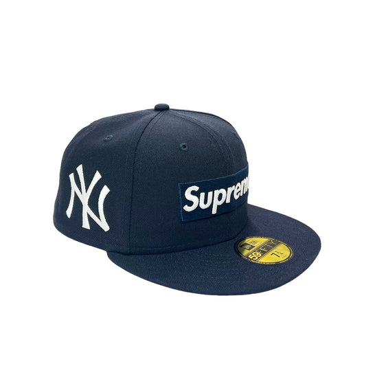 SUPREME × NEW ERA 紐約洋基隊 - MLB TEAMS 盒裝標誌帽 YANKEES