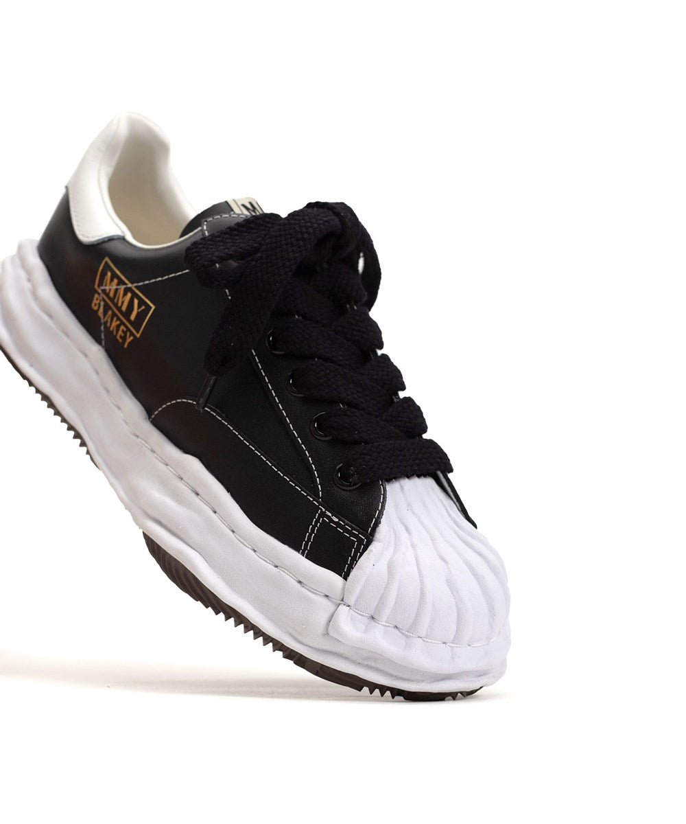 Maison MIHARA YASUHIRO BLAKEY LOW OG SOLE SHELL TOE LEATHER SNEAKER Black | Black [A06FW702]