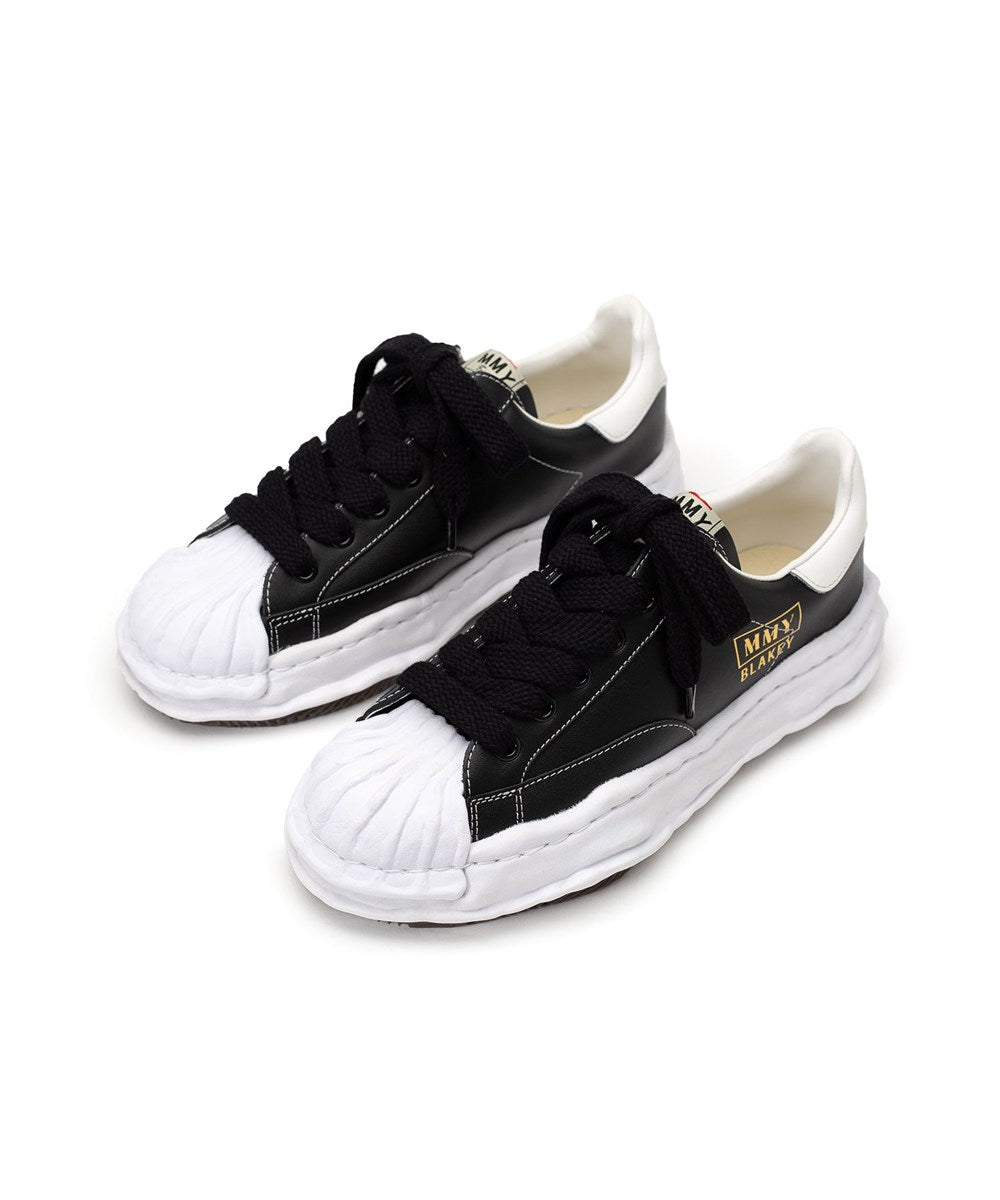 Maison MIHARA YASUHIRO BLAKEY LOW OG SOLE SHELL TOE LEATHER SNEAKER Black | Black [A06FW702]