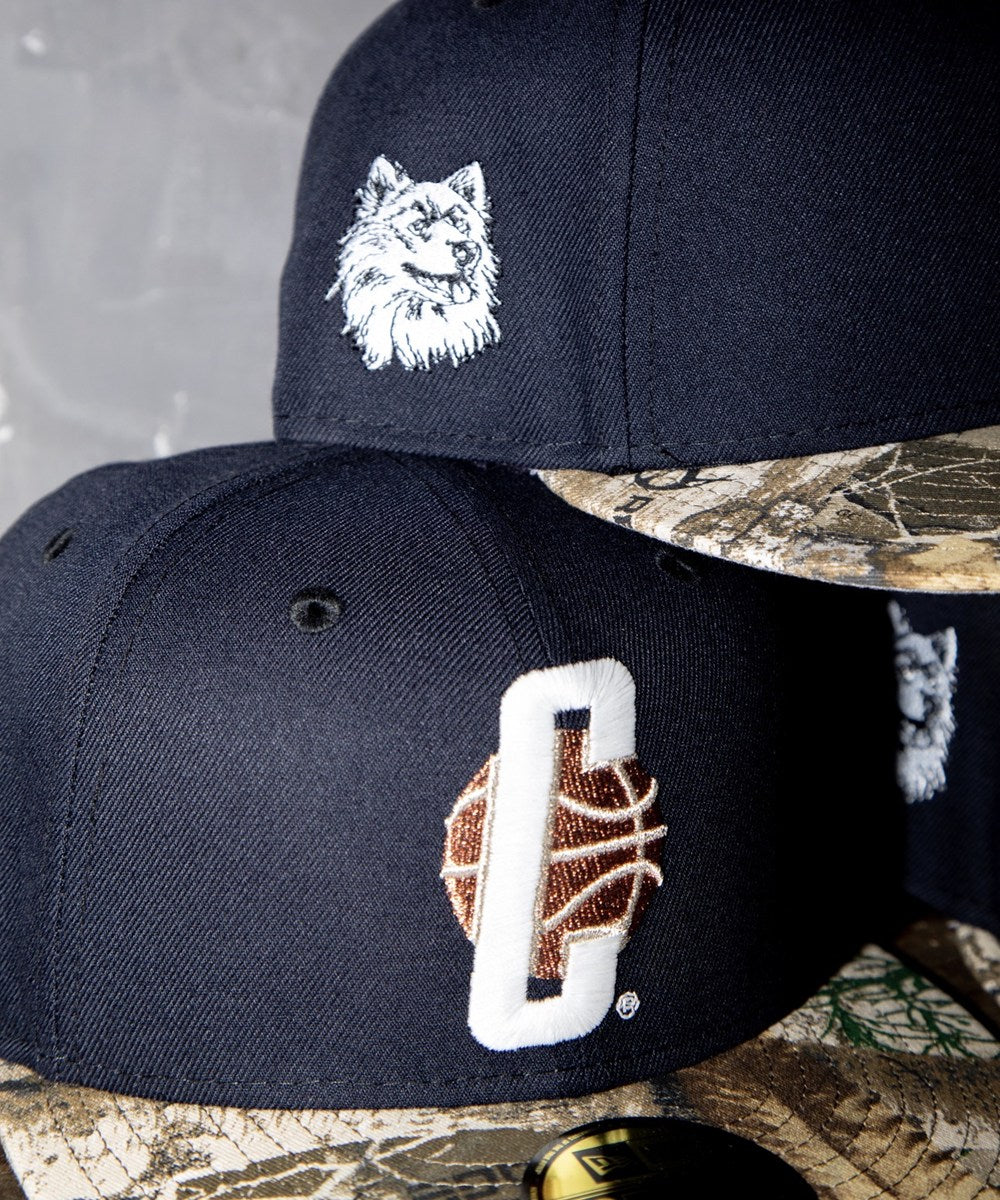 NEW ERA - UConn Huskies Jonathan the Husky 59FIFTY Navy/Real Tree