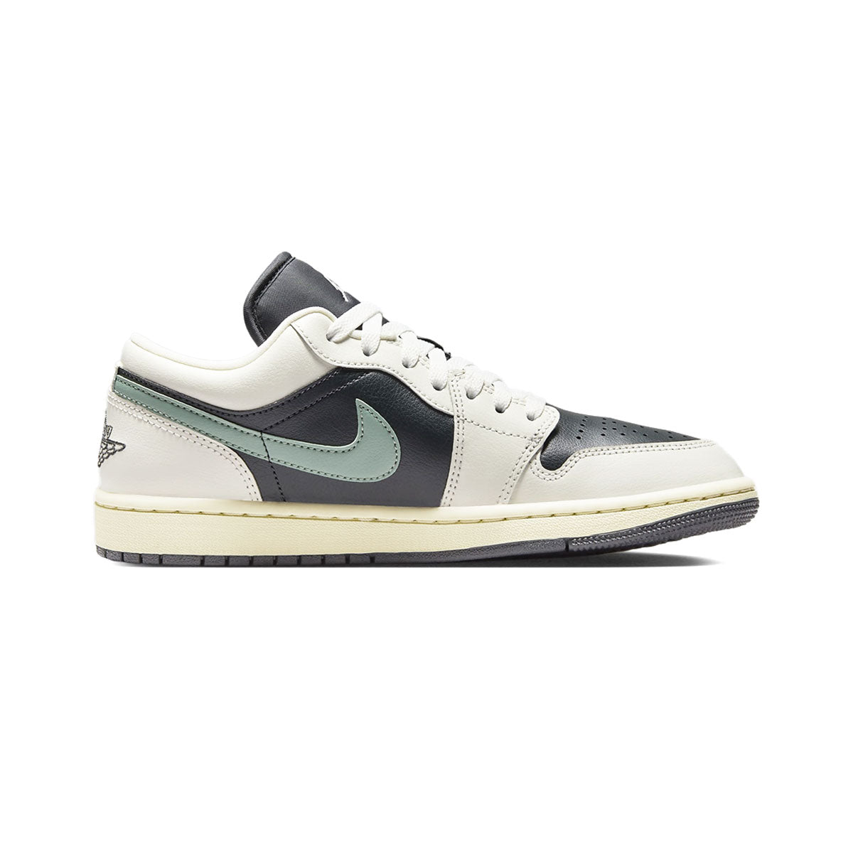 NIKE WMNS Nike Women's Air Jordan 1 Low Jade Smoke Air Jordan 1 Low 