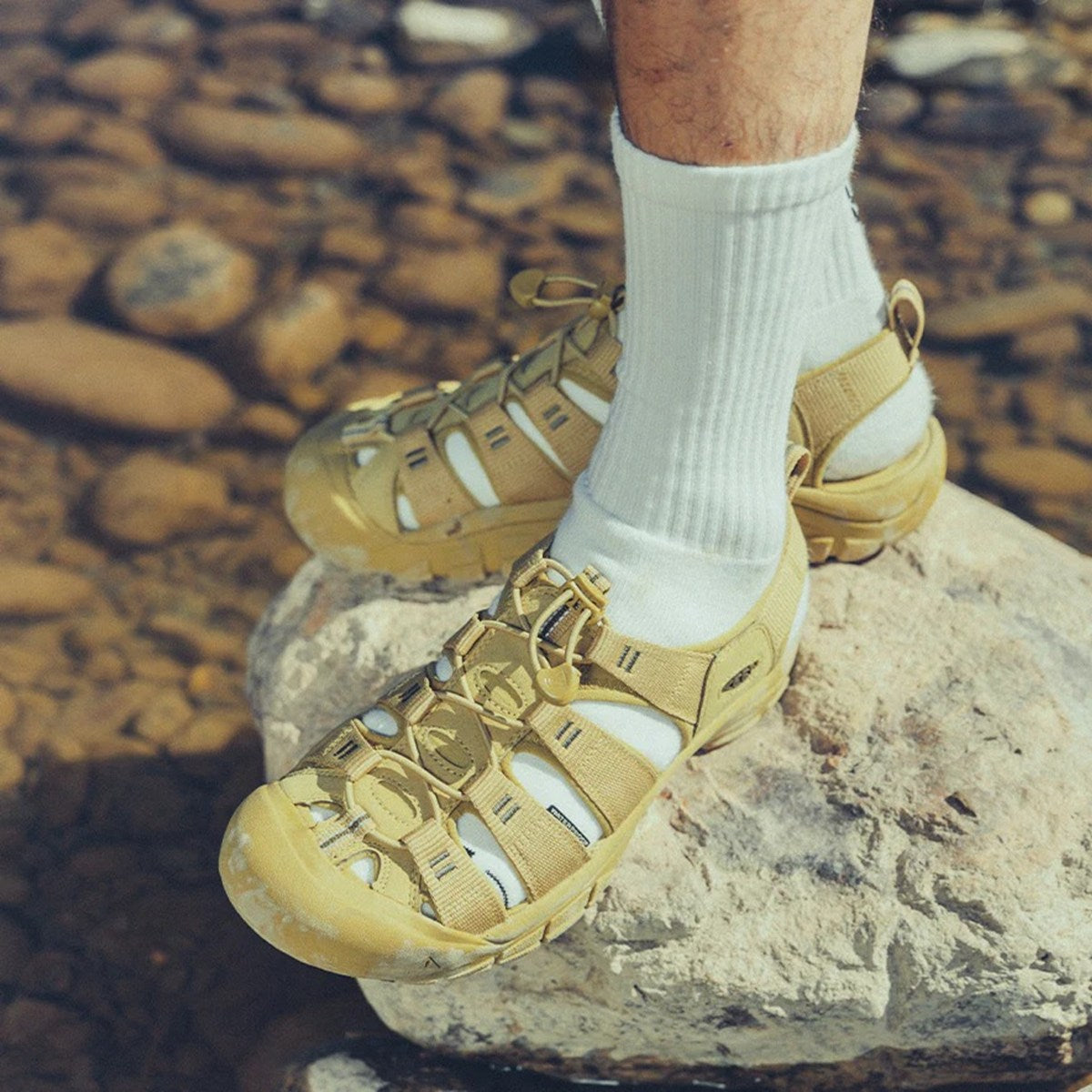 KEEN - NEWPORT H2 MONOCHROME/KHAKI 【1031687】