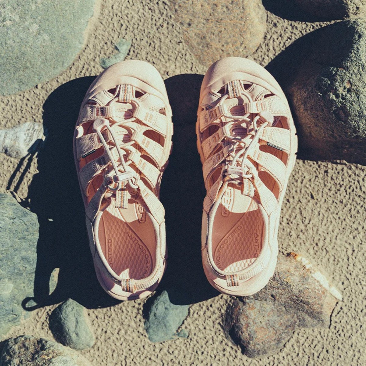 KEEN - WMNS NEWPORT H2 Monochrome/Cameo Rose 【1032114】
