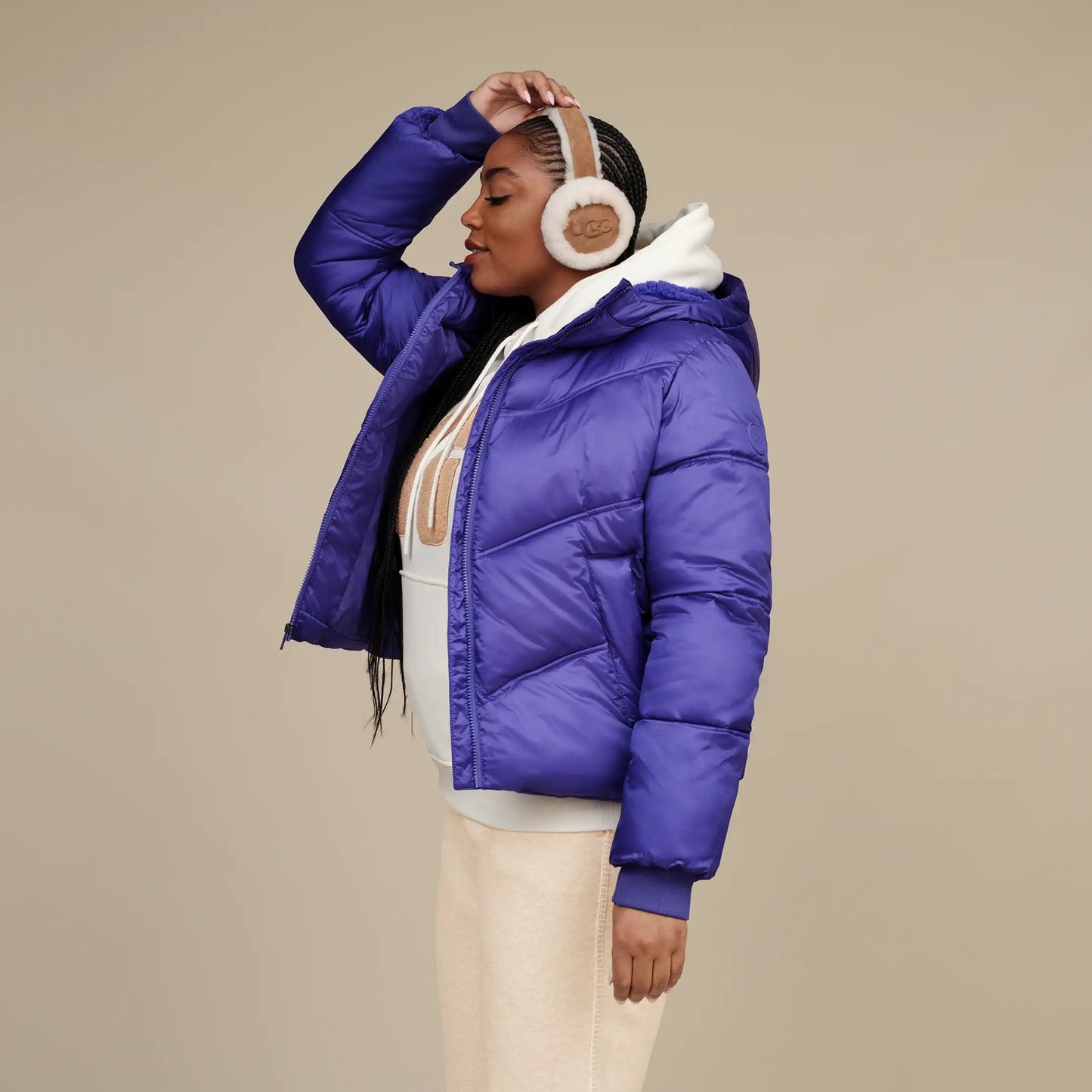 UGG - W SHEEPSKIN EMBROIDERY EARMUFF 【20955-CHE】