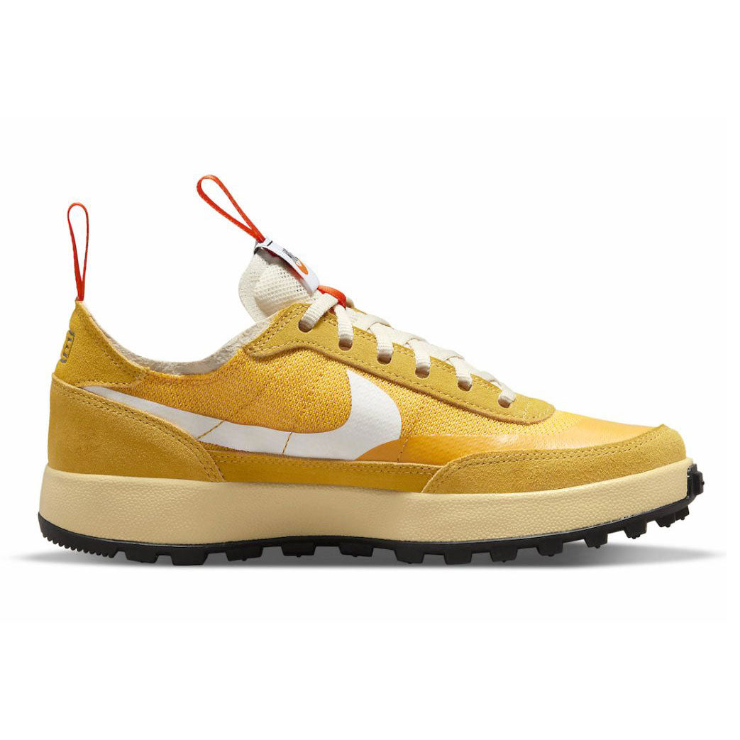 TOM SACHS × NIKE CRAFT 通用鞋「深硫磺/白光奶油色」 TOM SACHS × NIKE CRAFT 通用鞋「深硫磺/白光奶油色」 [da6672-700]